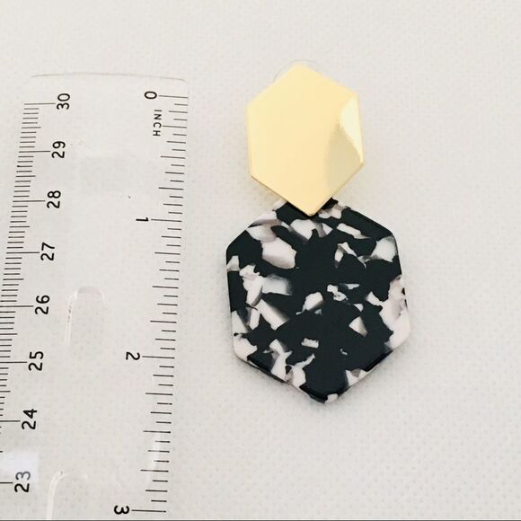 Gold Tone Black White Marble Geometric Acrylic Earrings NWT - Picture 6 of 7